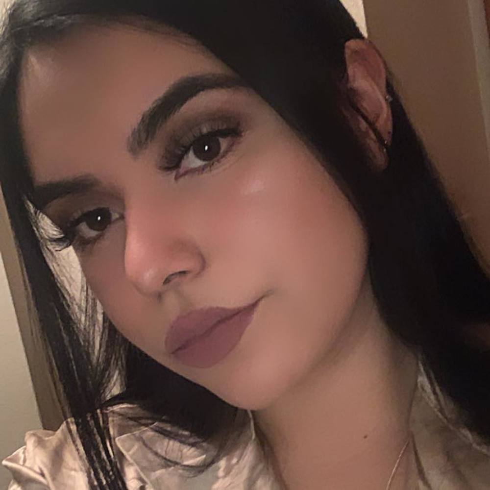 Meet your Posher, Yesenia
